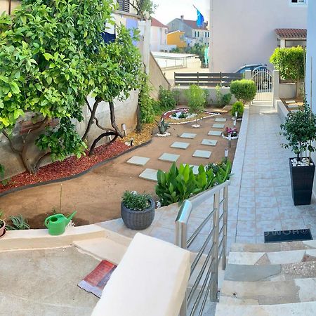 Lumar Holidays And Apartments Preko Exterior photo