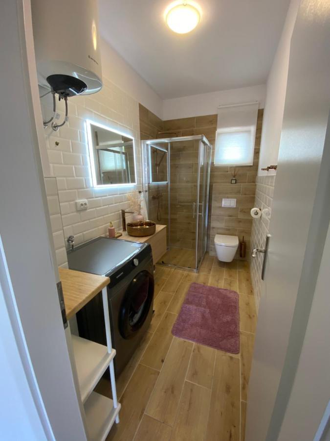 Lumar Holidays And Apartments Preko Exterior photo